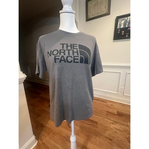 Avia Tops - THE NORTH FACE WOMENS BLACK AND GRAY LOGO TEE SIZE MEDIUM